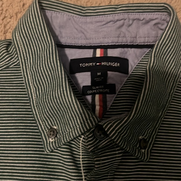 Men’s Tommy Hilfiger Size M - Picture 2 of 4